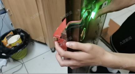 云南一女孩被同班男生杀害云南省昆明市禄劝县屏山镇一所中学发生了一起令人痛心的命案，一名初中女生遭到同班男生杀害。据相关报道，凶手作案手段极其残忍，令人震惊。这起案件引起了社会各界的广泛关注和强烈反响。