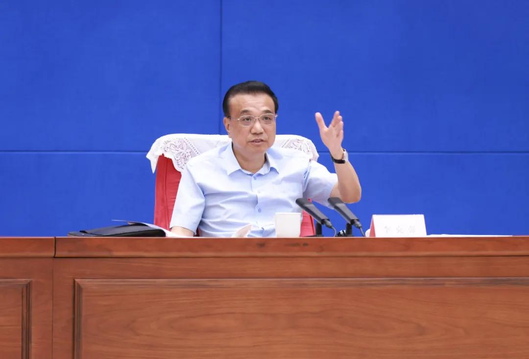 水利部：极端突发事件仍可能发生水利部在近期表示，受全球气候变化影响，极端天气事件在我国仍有可能发生。水利部强调，极端天气事件可能会对水利系统带来挑战，包括暴雨、干旱等自然灾害的发生。因此，需要继续加强监测和预警工作，以应对可能出现的风险和挑战。
